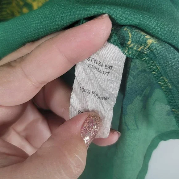 CAbi Women's Green With Envy Cap Sleeve Yellow Floral Top Blouse Size Small - Picture 5 of 5